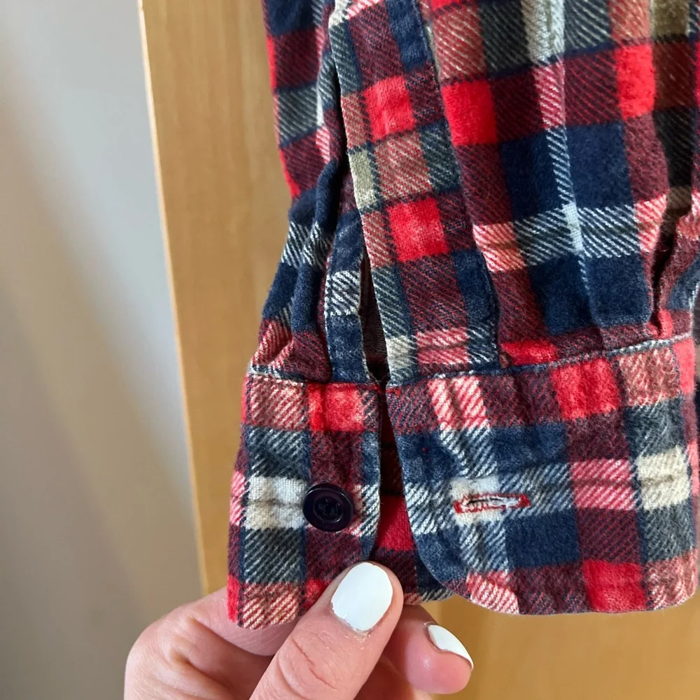 Button up flannel - Picture 3 of 4